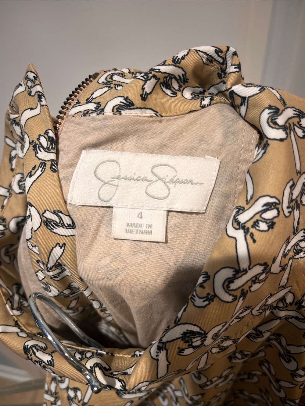Jessica Simpson Sz 4 Thelma Taupe Dress Chain-Print Mock Neck | EUC - Picture 7 of 7
